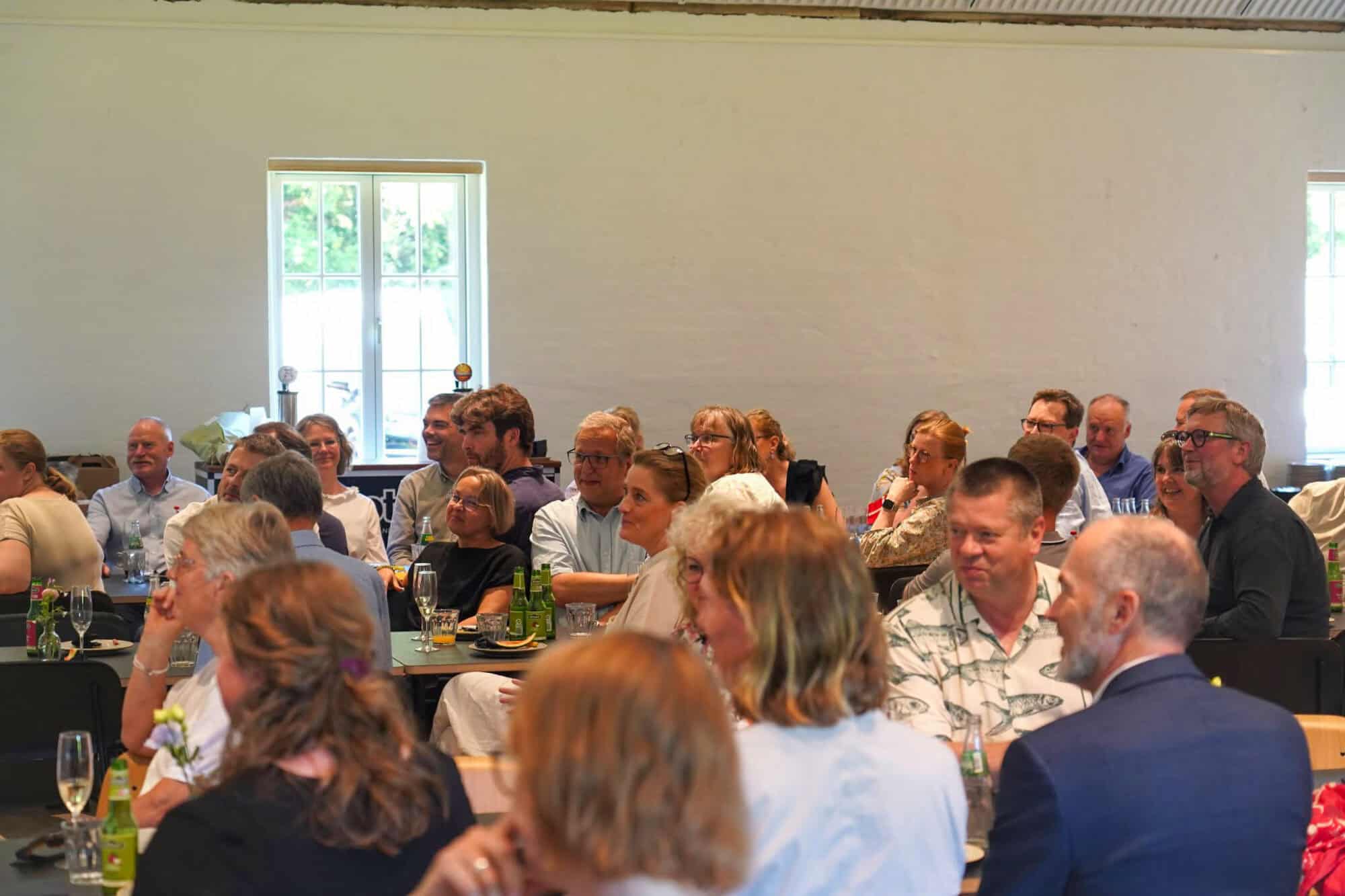 konferencer-flugt
